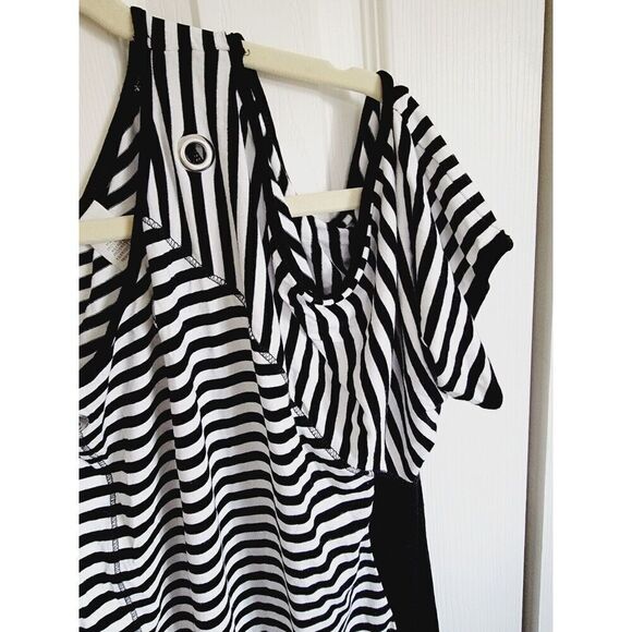 Chico's 3 Zenergy Cold Shoulder Top Black‎ White Stripe Stretch Fit SS Slimming - Picture 6 of 7